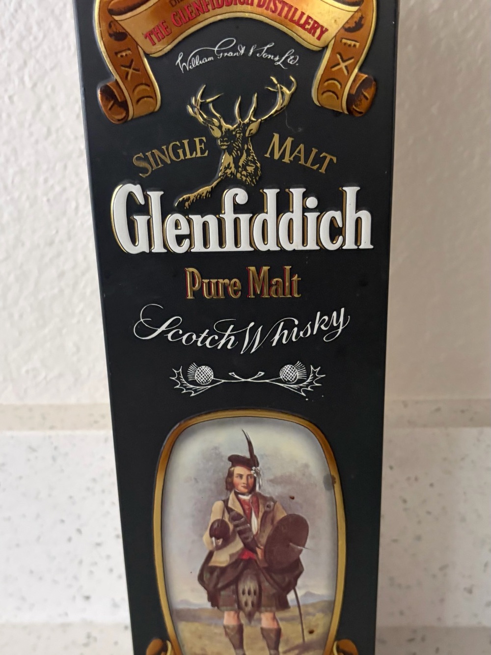 Vintage Glenfiddich Pure Malt Scotch Whisky 750ml Presentation Tin Scotland